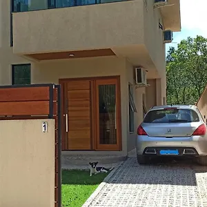 https://casa-completa-em-praia-prpria-para-banho-mariscal.santa-catarina-brasil.com